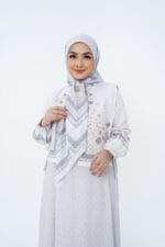 Khatira scarf